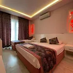 Beachway & Hotel