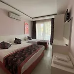 Hotel Beachway &