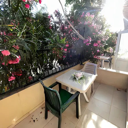 Beachway & Отель