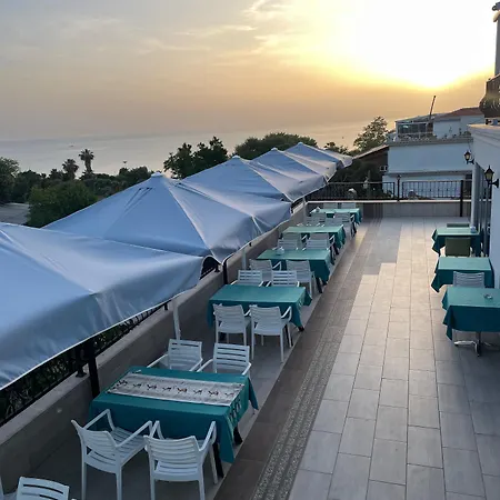 Beachway & 3* 시데