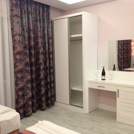 Hotel Beachway &