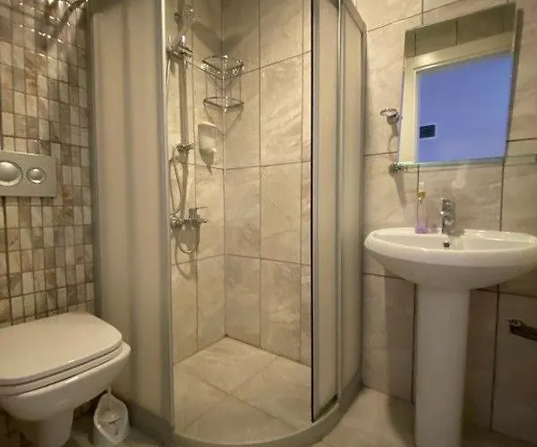 מלון Beachway & 3*