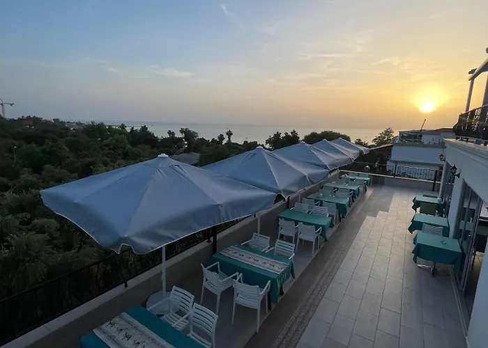 מלון Beachway & 3*