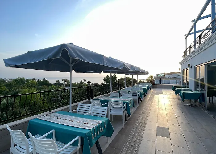 Beachway & 3* 시데