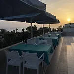 Beachway & Otel Side