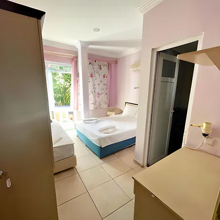 Hotel Beachway &