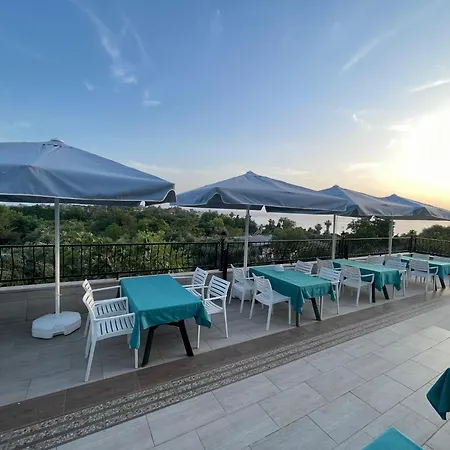 Beachway & Hotel
