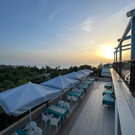 Hotel Beachway &